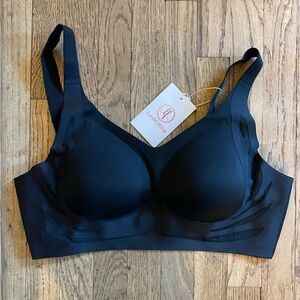 Black Seamless Bra